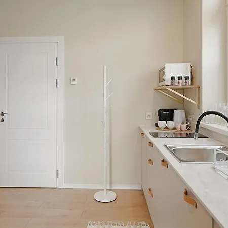 Victus Apartamenty, Compassi