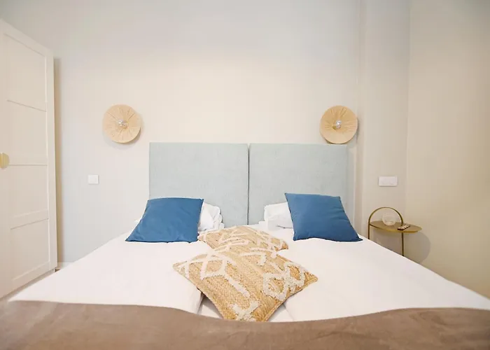 Victus Apartamenty, Compassi